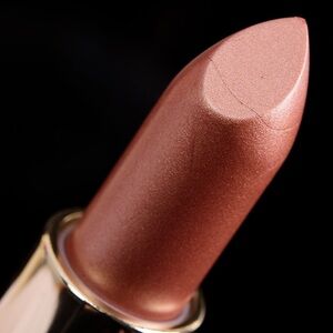 Shimmering Pink Lipstick